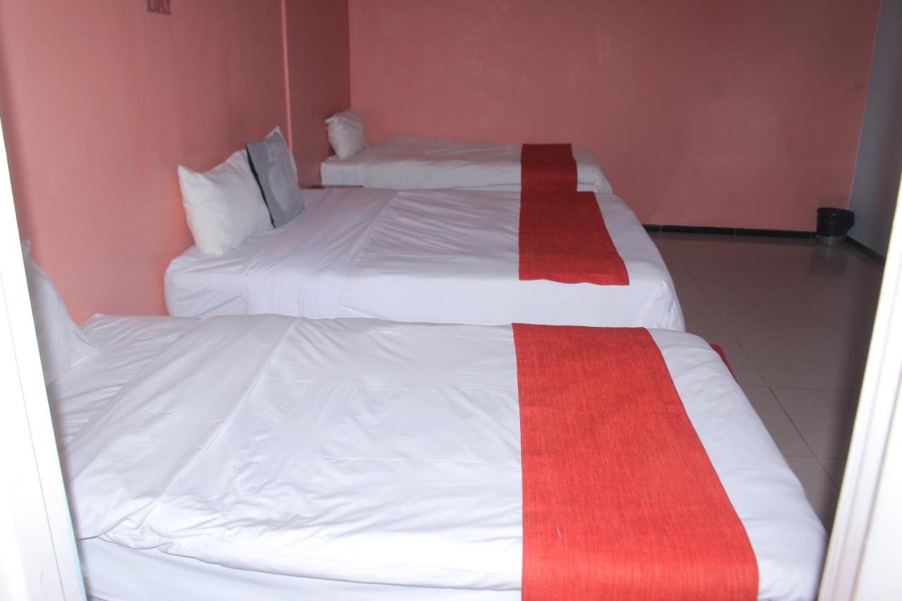 Global Guest House Kasane Buitenkant foto