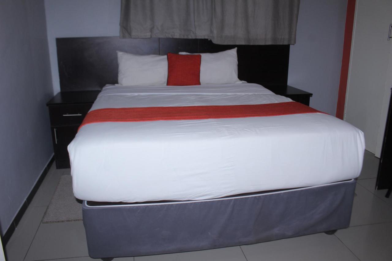 Global Guest House Kasane Buitenkant foto