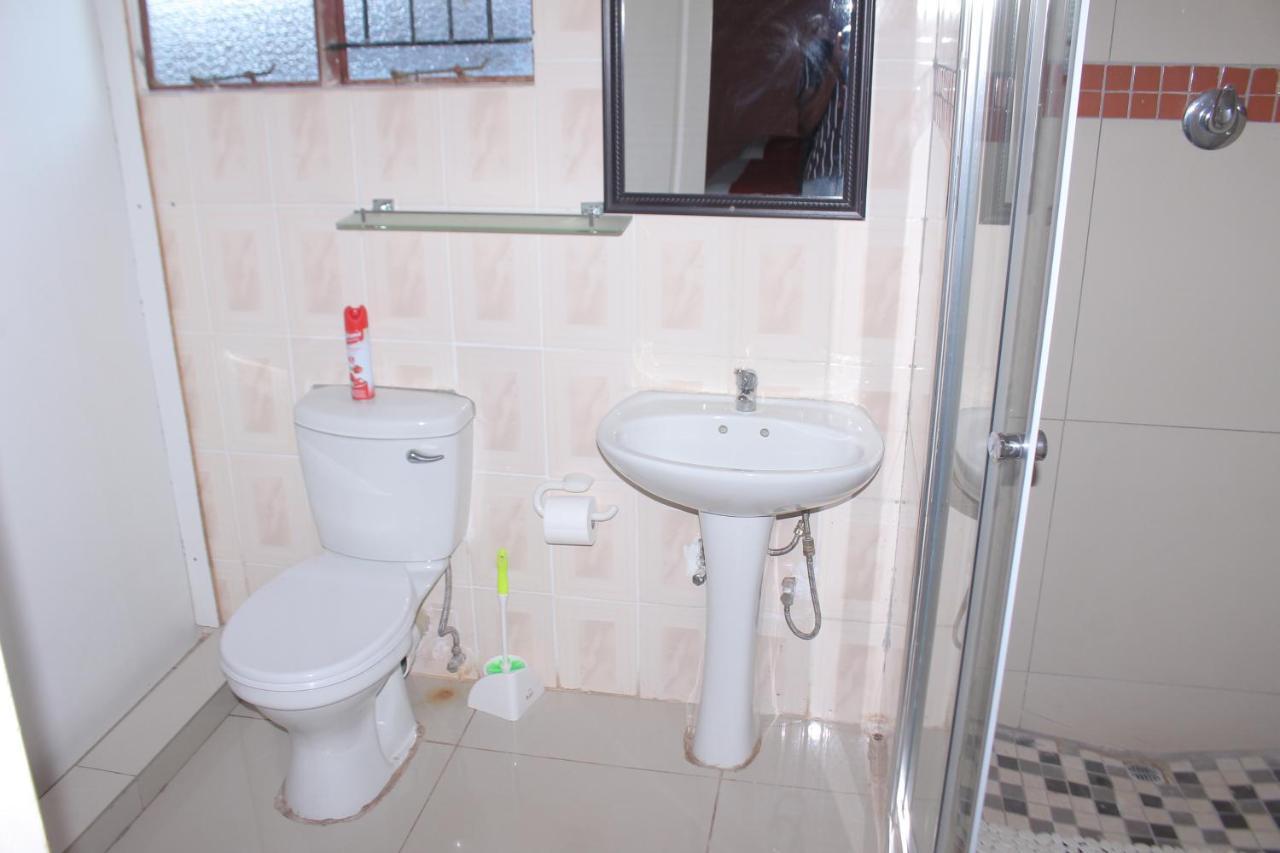Global Guest House Kasane Buitenkant foto