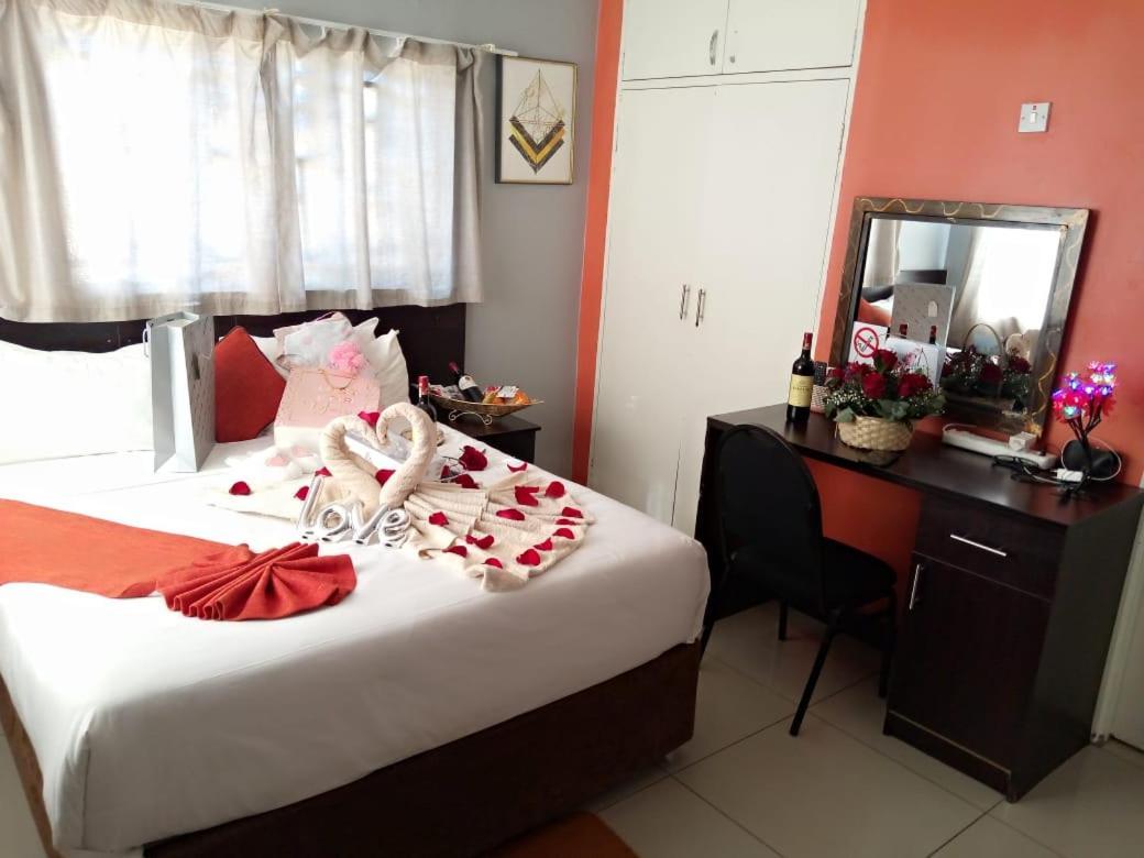 Global Guest House Kasane Buitenkant foto