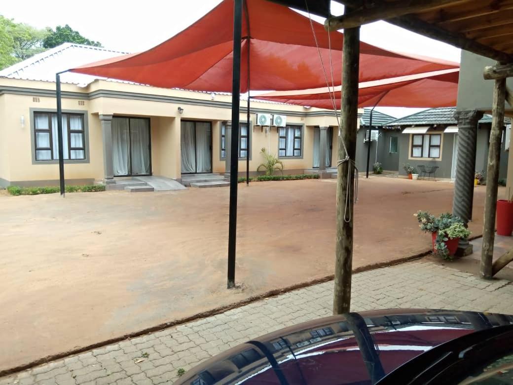 Global Guest House Kasane Buitenkant foto