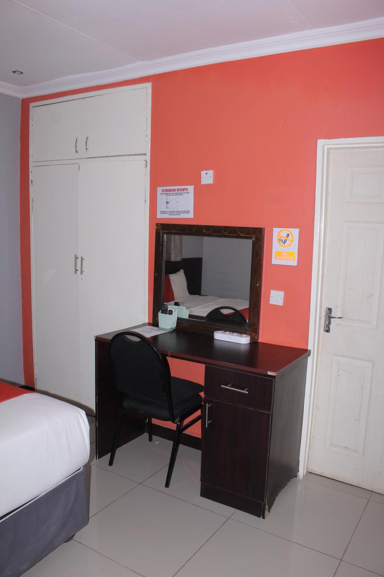 Global Guest House Kasane Buitenkant foto