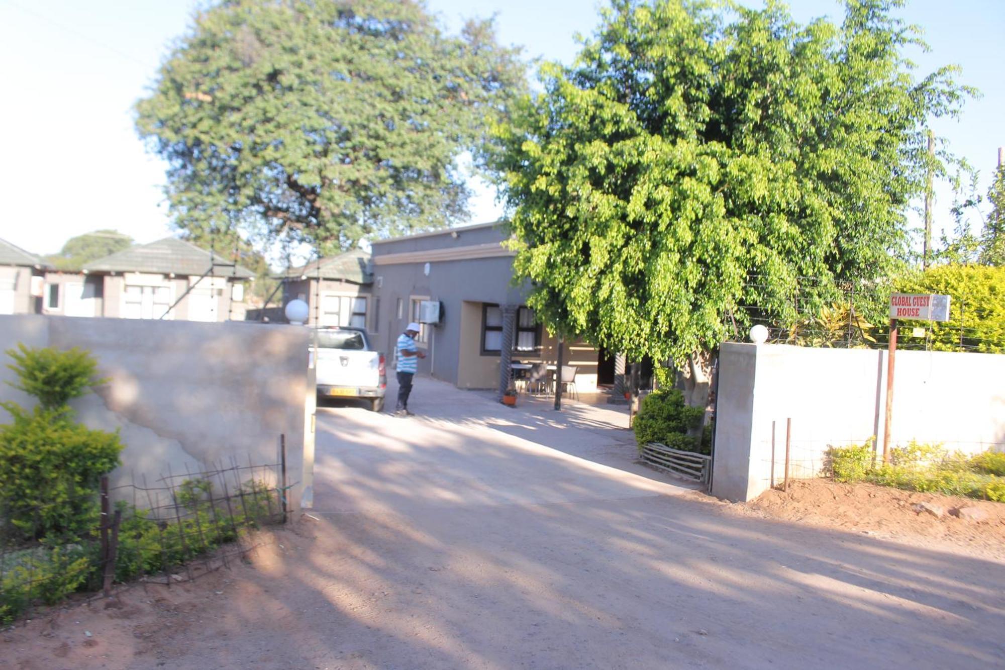 Global Guest House Kasane Buitenkant foto
